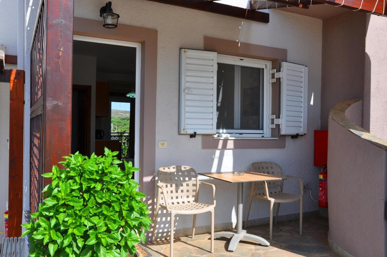 Lagos Studios & Apartments Palekastro Bagian luar foto