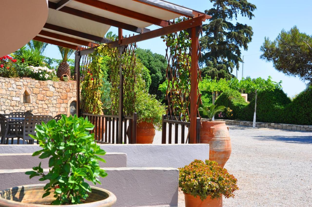 Lagos Studios & Apartments Palekastro Bagian luar foto