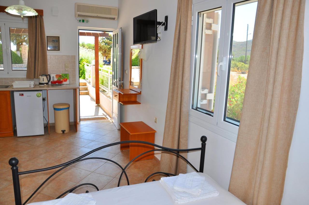 Lagos Studios & Apartments Palekastro Bagian luar foto