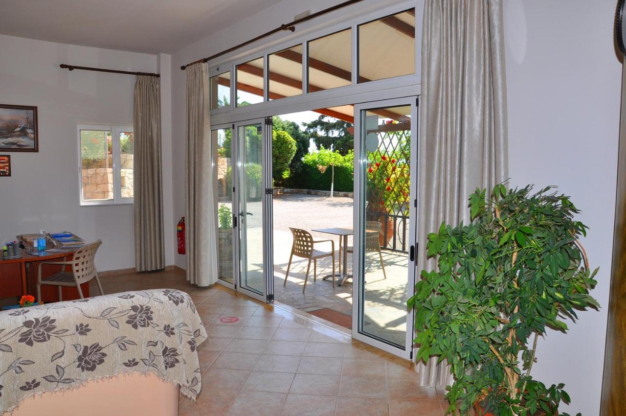 Lagos Studios & Apartments Palekastro Bagian luar foto
