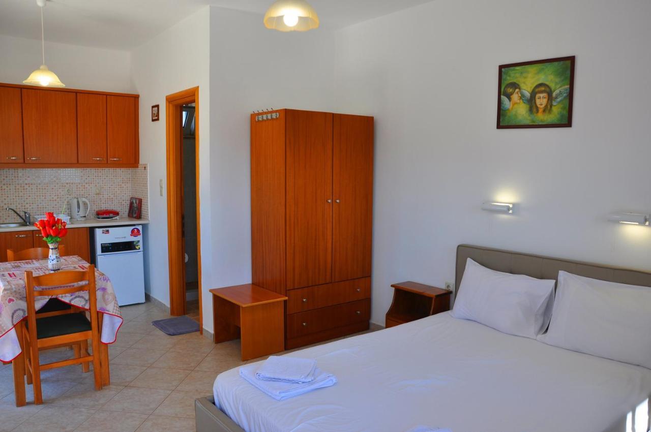 Lagos Studios & Apartments Palekastro Bagian luar foto